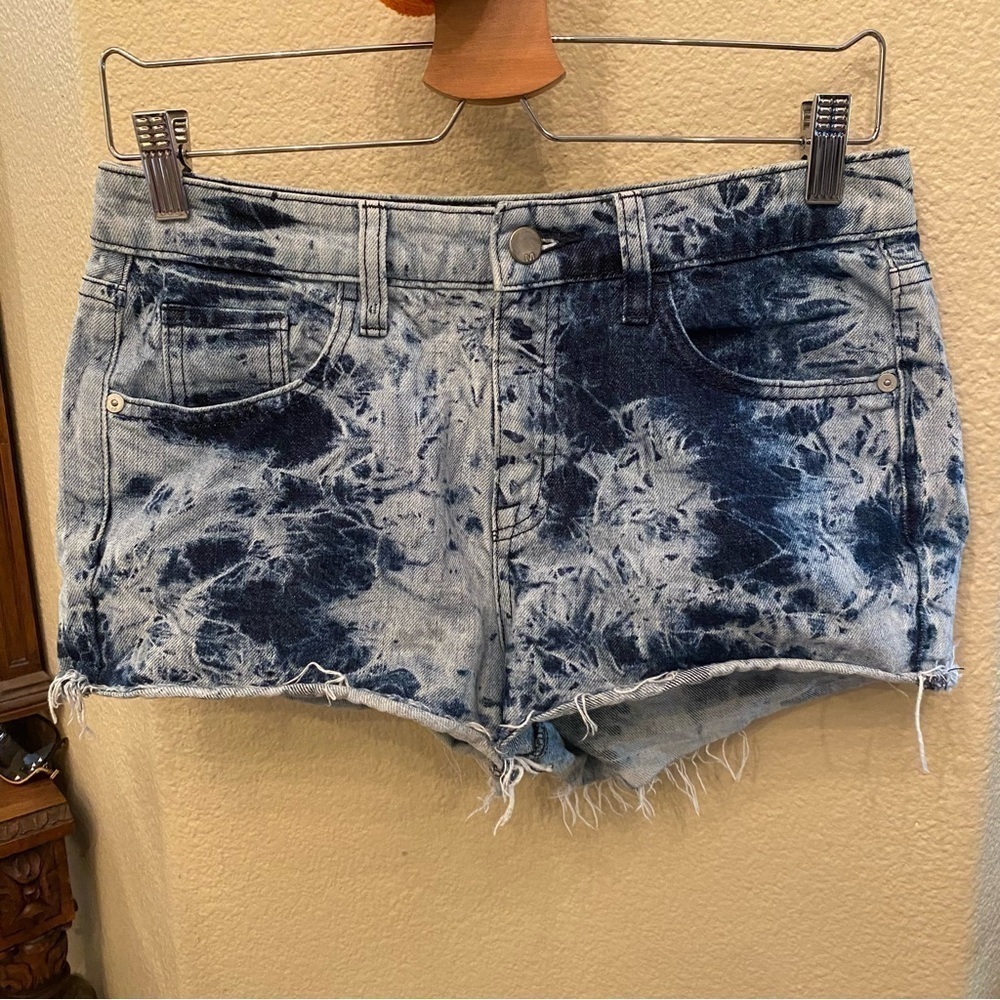 MOSSIMO Women Blue Tie Dye Raw Frayed Hem Jean Shorts Size 15” Waist